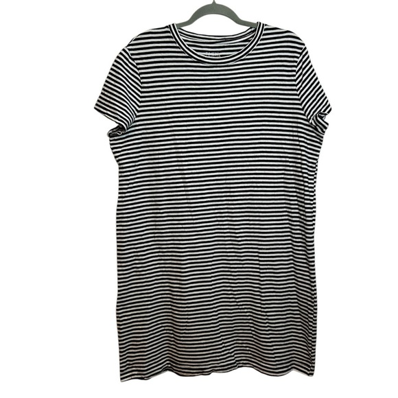Time and Tru Black and White Striped T-Shirt Dress - Picture 1 of 4